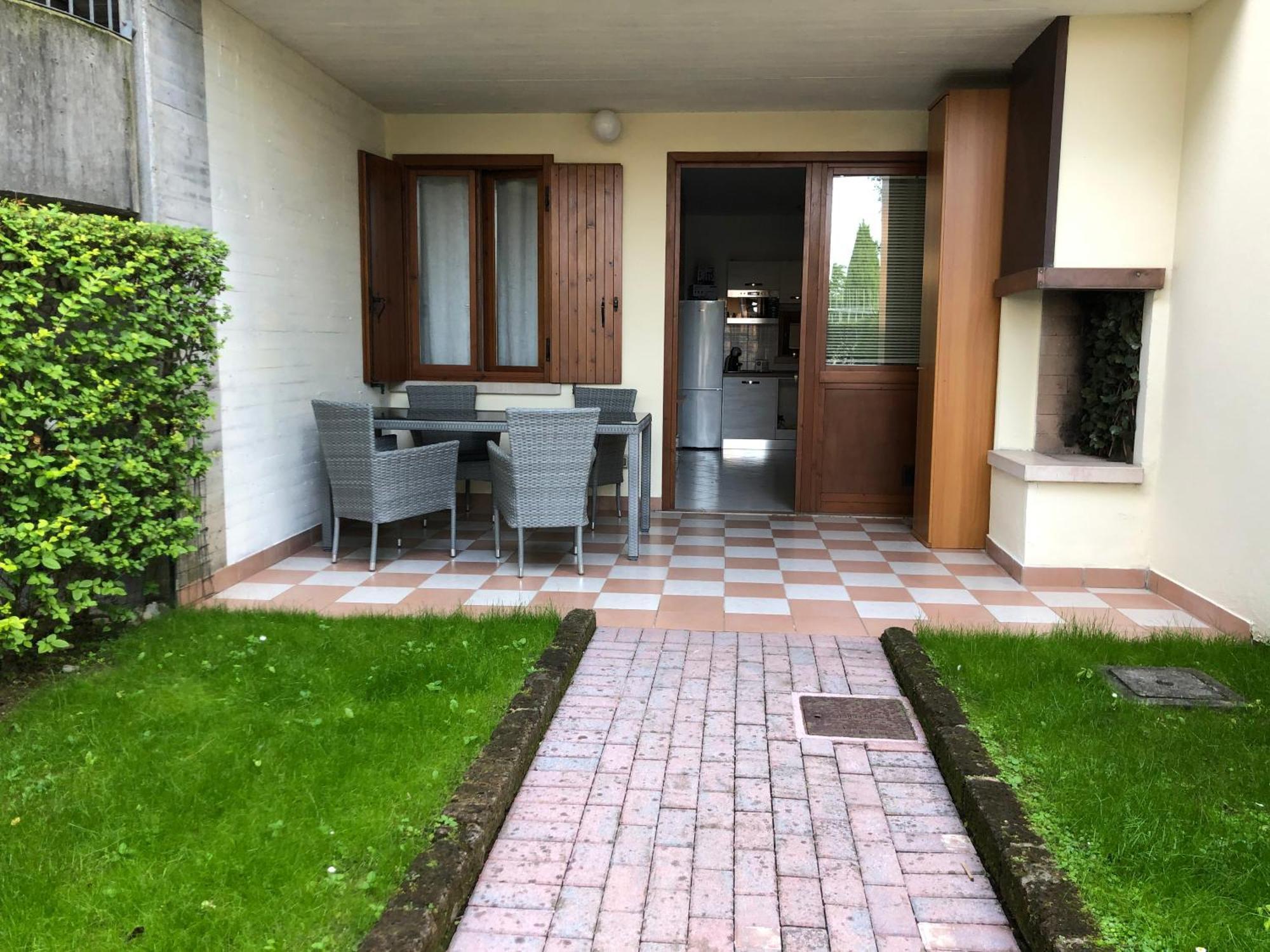 Ferienwohnung Casa Lorenzo Desenzano del Garda Exterior foto