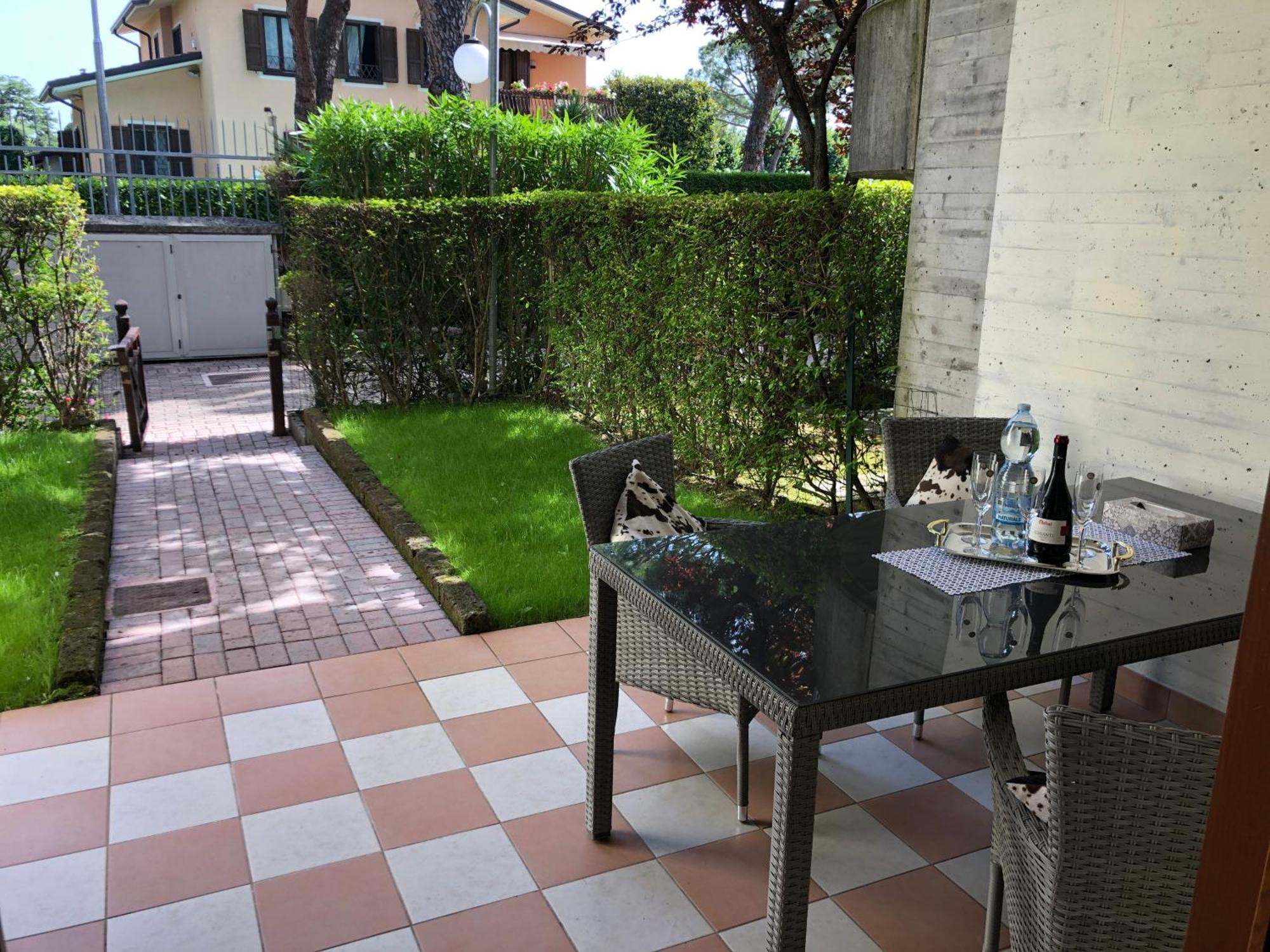 Ferienwohnung Casa Lorenzo Desenzano del Garda Exterior foto